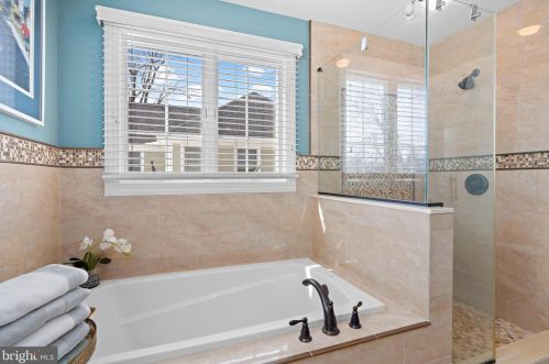 419 Franklin Ave, Princeton NJ 08540-3949 exterior