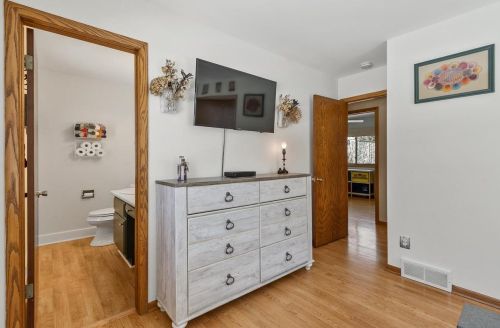 1605 Tarragon Dr, Madison WI  53716-1858 exterior