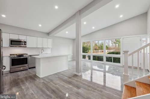 4000 Javins Dr, Alexandria VA  22310-2037 exterior