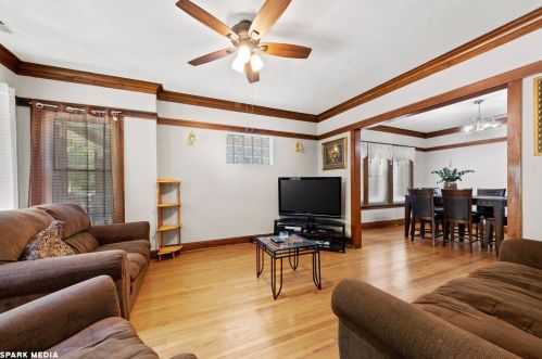 5031 Oakdale Ave, Chicago, IL 60641-5016