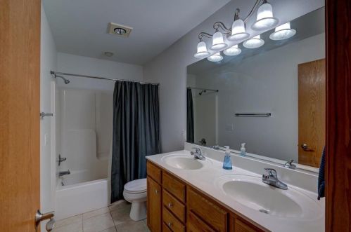 6902 Littlemore Dr, Madison WI  53718-3332 exterior