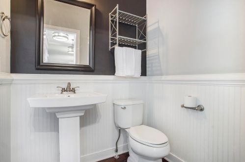 1216 Frst Dr, Kalamazoo MI 49002-6318 exterior