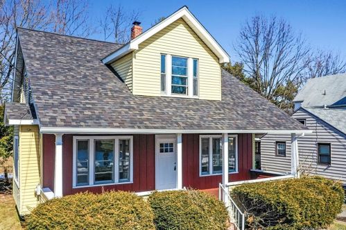 32 Allen St, Windsor, CT 06095-4402