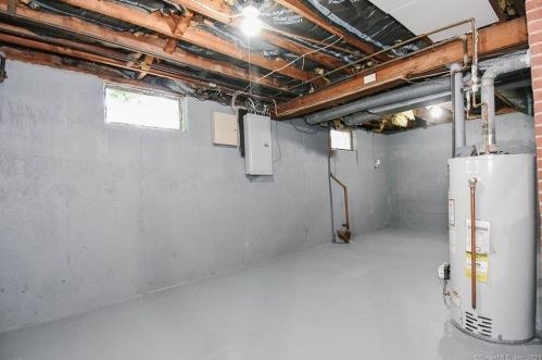 322 Glen St, New Britain CT  06051-3406 exterior