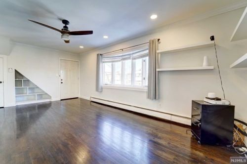 101 Manchester Pl, Newark NJ  07104-1703 exterior