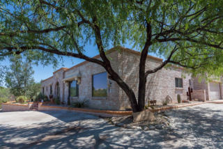 5140 Via Entrada, Tucson AZ  85718-5805 exterior