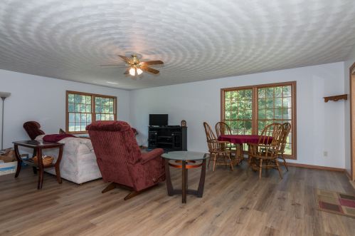 5555 2 St, Kalamazoo MI 49009-8576 exterior