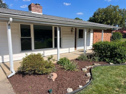 9424 Crestwood Mnr Dr, Saint Louis MO 63126-2805 exterior