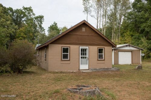 8407 112th St, Grant MI  49327-9743 exterior