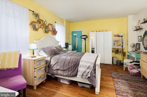 865 26 St, Philadelphia PA 19146-4402 exterior