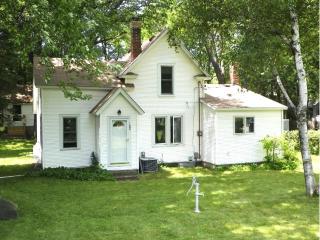 1685 Edgerton St, Saint Paul MN  55117-2420 exterior