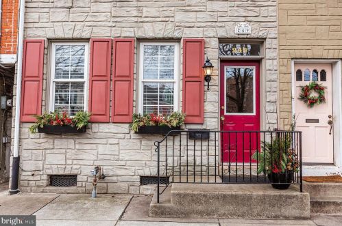 249 New Holland Ave, Lancaster PA 17602-2301 exterior