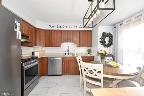 17 Glenview Dr, Riverton NJ  08077-2135 exterior