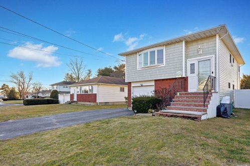 164 Belmont Ave, Babylon NY  11704-5229 exterior