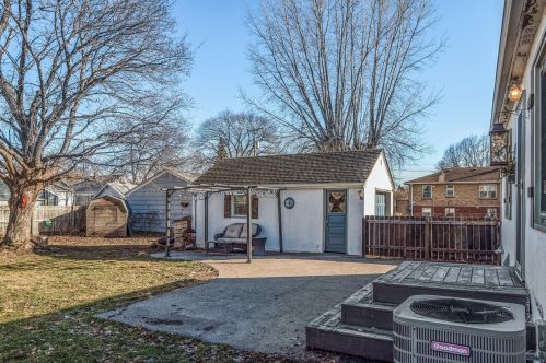 643 8 Ave, South Saint Paul MN 55075-1607 exterior