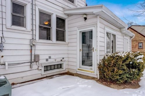 218 66, Milwaukee WI 53219-2062 exterior