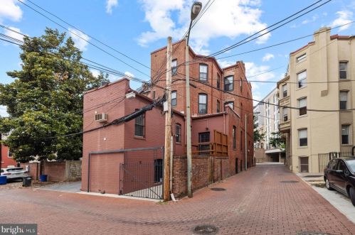 2010 Hillyer Pl, Washington DC 20009-1006 exterior