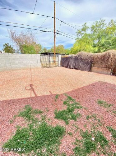 1829 37 Dr, Phoenix AZ 85029-1109 exterior