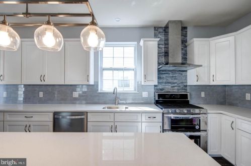 1012 Johnson St, Philadelphia PA  19138-1015 exterior