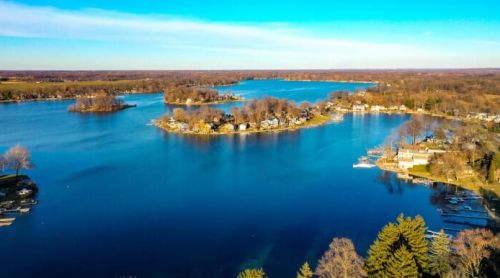 50184 Lake Shore Dr, Dowagiac MI  49047-8741 exterior