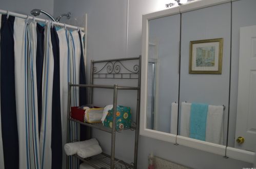 242 Farber Dr, Babylon NY  11704-5143 exterior