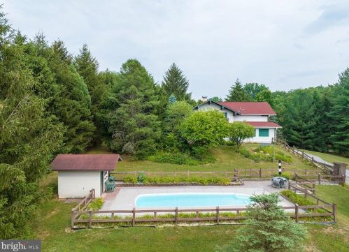 1900 Fish And Game Rd, Littlestown PA 17340-8808 exterior