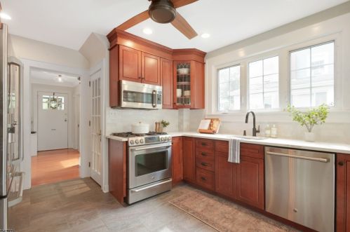 10 Madison Ave, Maplewood NJ 07040-2207 exterior