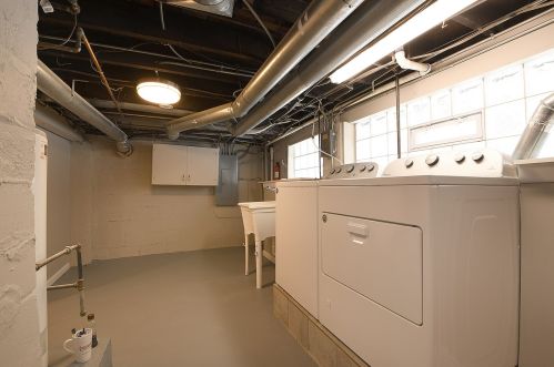 10730 Kedzie Ave, Chicago IL 60629-3532 exterior