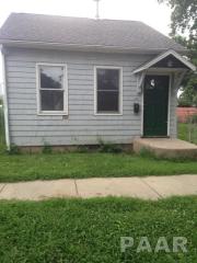 312 Caroline St, Pekin, IL 61554-3144
