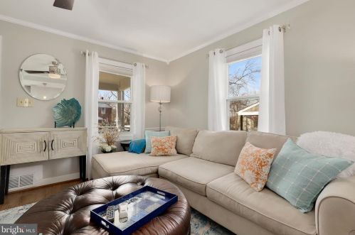 5849 Monticello Rd, Alexandria VA 22303-1301 exterior