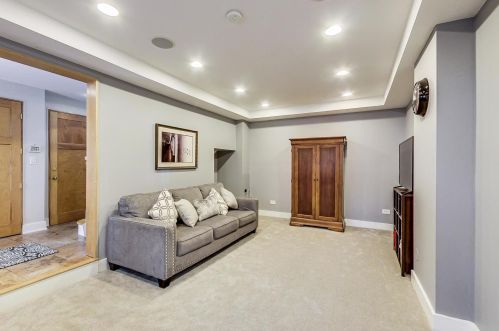 1453 Belden Ave, Chicago IL 60647-3220 exterior