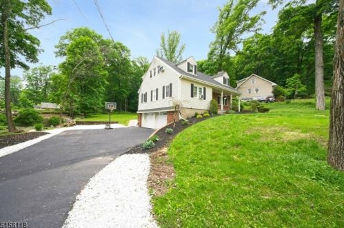 163 Shore Trl, Sparta, NJ 07871-2106