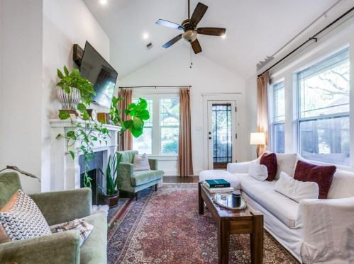 1008 Haines Ave, Dallas TX  75208-4039 exterior