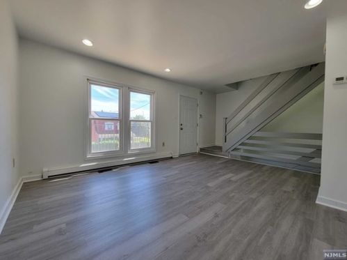 15 Newton Pl, Irvington NJ 07111-1408 exterior