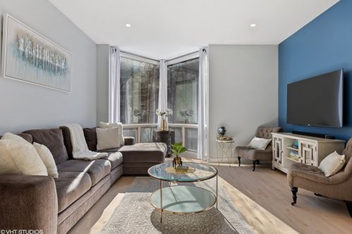 1240 Cottage Pl, Chicago IL  60607-2854 exterior