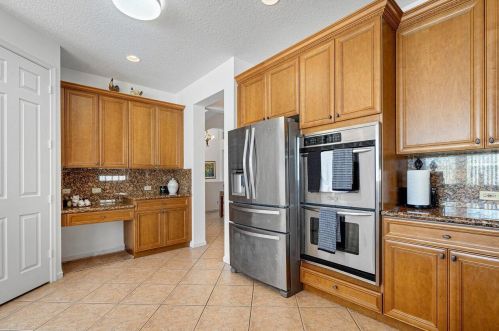 12039 Oakvista Dr, Boynton Beach FL 33437-6351 exterior