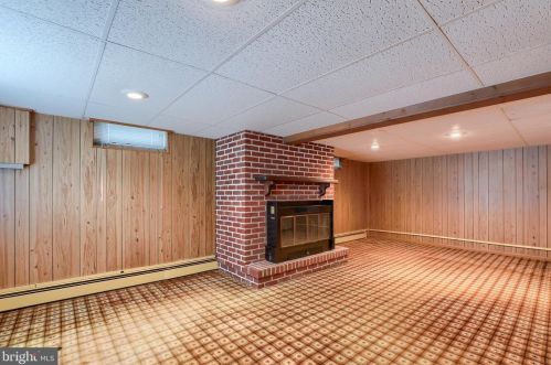 830 Imperial Dr, Lancaster PA 17601-2015 exterior