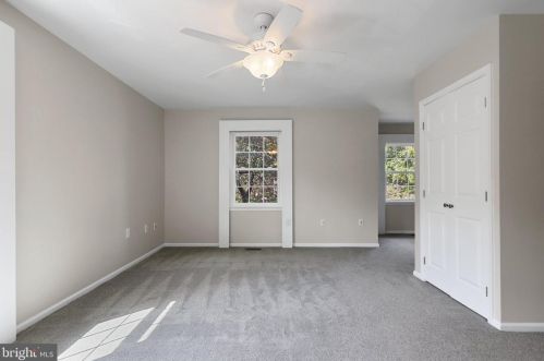 8284 Clifton Farm Ct, Alexandria VA  22306-3265 exterior