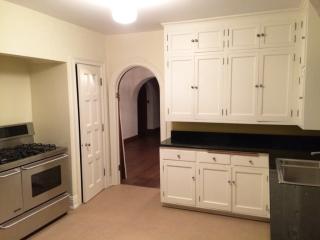 5159 Lake Dr, Milwaukee WI  53217-5765 exterior