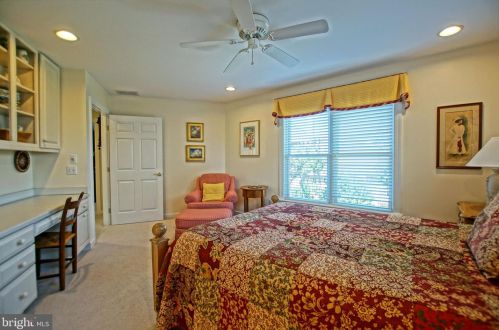 302 Cpe Shr Dr, Lewes DE 19958-3101 exterior