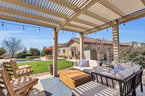 1403 Souza Dr, Folsom CA 95762-7559 exterior