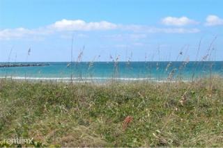 670 Hernando St, Fort Pierce FL  34949-3247 exterior