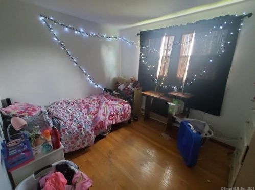 9 Joel Dr, Ellington CT 06029-2612 exterior