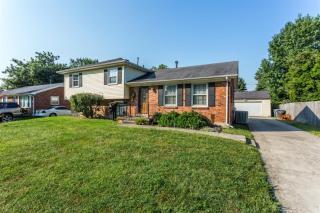 612 Dartmoor Dr, Lexington, KY 40505-2731