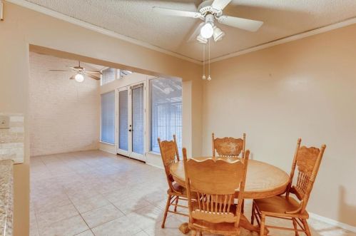 8114 Ct, Austin TX 78759-8726 exterior