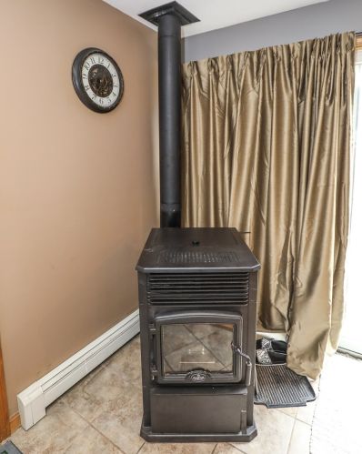 63 Chichester Rd, Concord NH 03307-0706 exterior