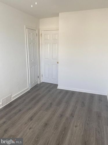 511 Godfrey Ave, Philadelphia PA 19126-3833 exterior