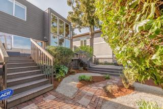 935 31st Ave, Seattle WA  98122-5025 exterior