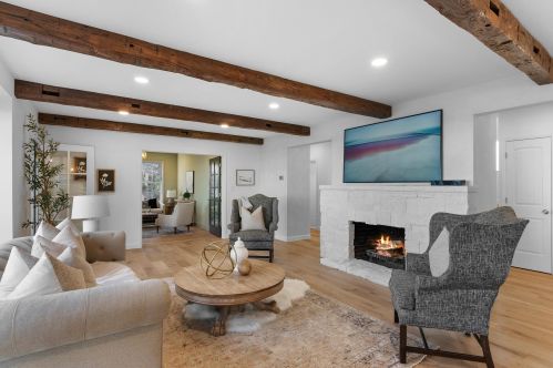 4150 Lake Dr, Milwaukee WI  53211-1719 exterior