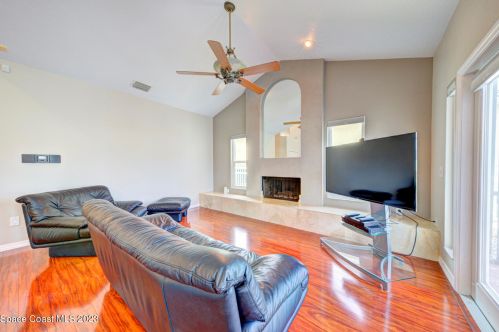 2006 Sykes Crk Dr, Merritt Island FL 32953-3065 exterior